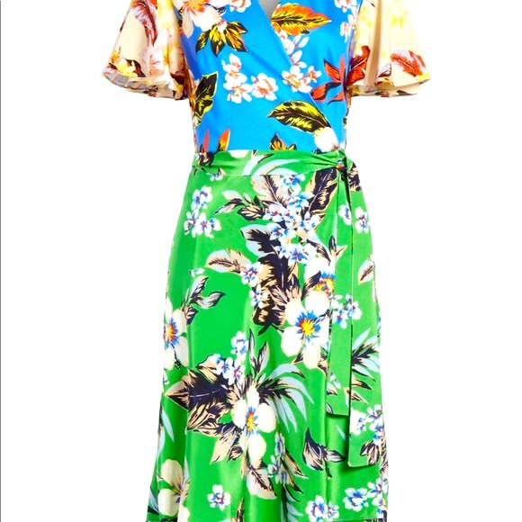 Diane von Furstenberg Flutter Sleeve Silk Wrap Dress - Picture 4 of 5